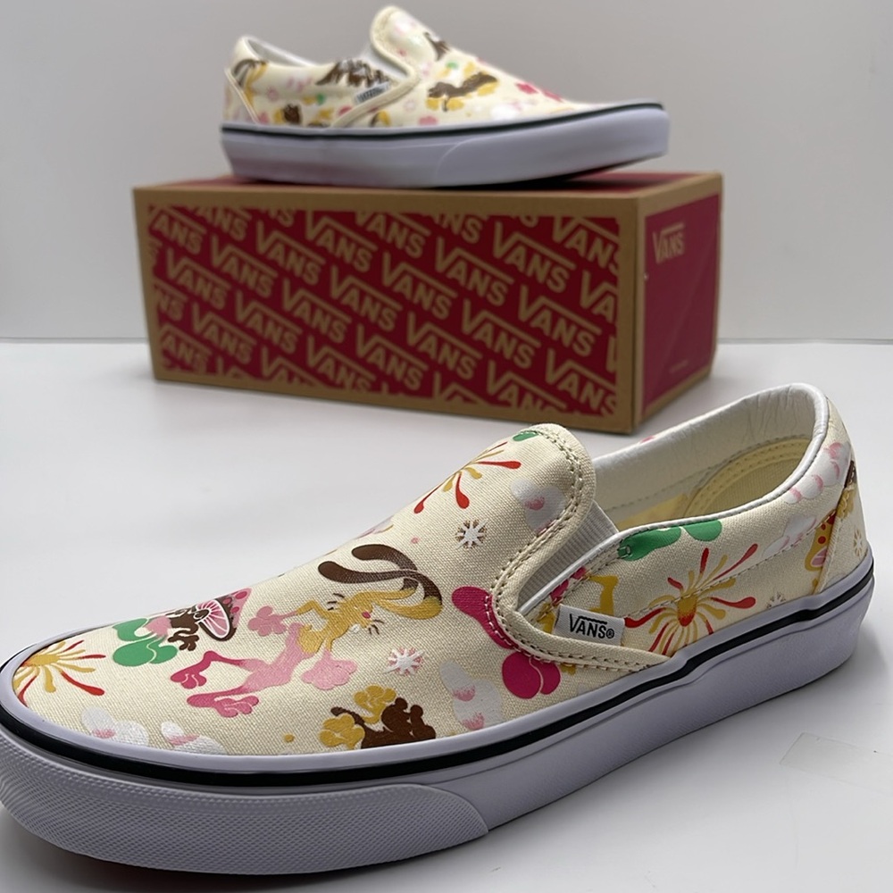 Vans WMNS  Classic Slip-On Get Outdoors Classic White 
VN000BVZFRL Sneakers - Picture 15 of 16